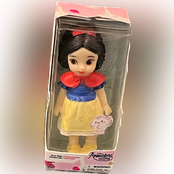 Snow White Mini Brands Miniature - Picture 1 of 4
